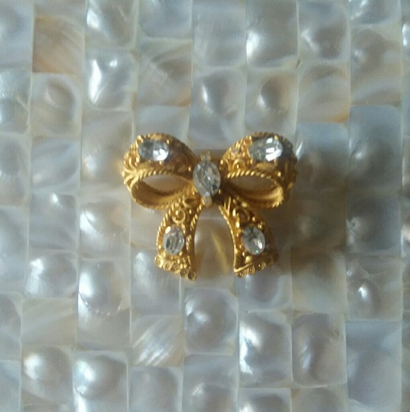 Brooch - Picture 1 of 3